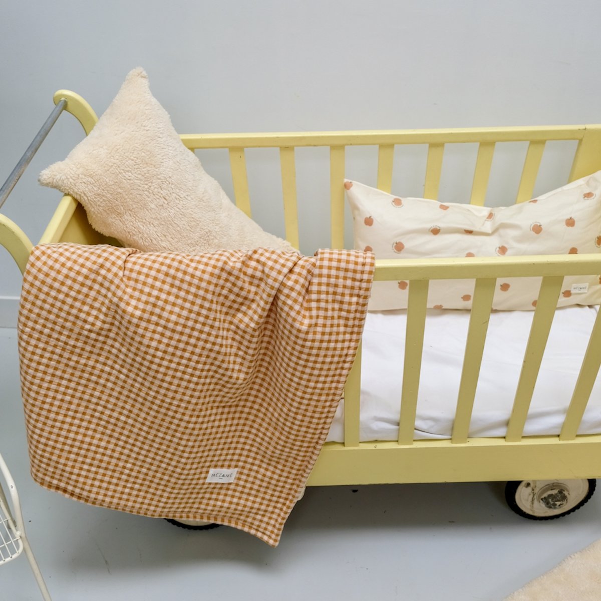 manta suave bebé niño vichy color caramelo habitación infantil