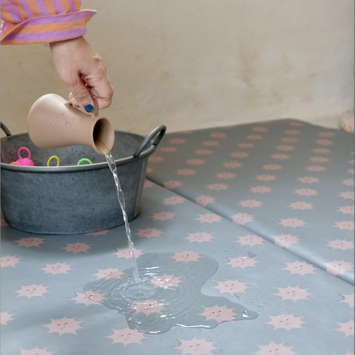 wasserfester Bezug für Spiel-, Motorik- und Spielmatte für Baby und Kind 
wasserfest bedruckt Sonne Wasser