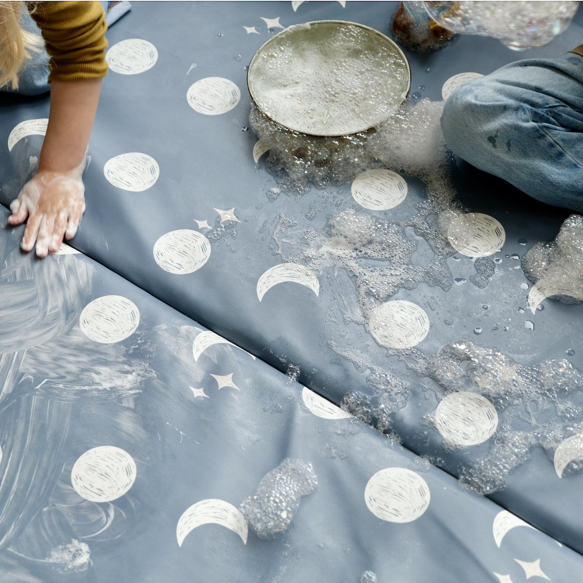 Wasserfester Bezug Krabbeldecke Spielmatte Motorik und Spiele Baby Kind 
wasserfest Mond-Print To the moon and back