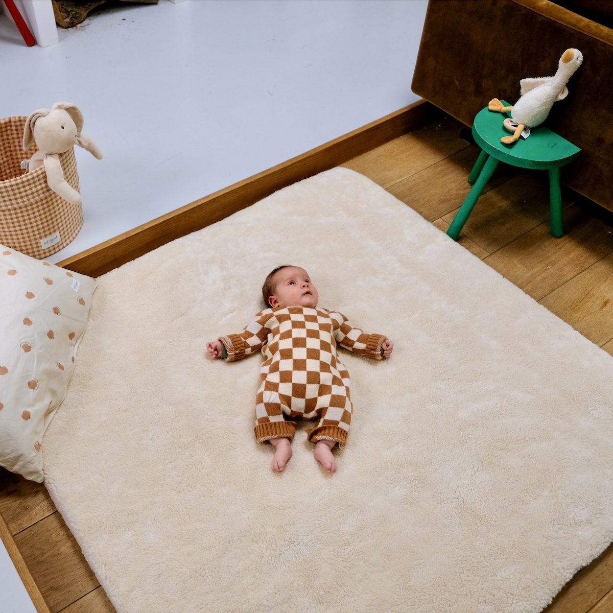 Baby-Krabbeldecke in Lammfell-Optik