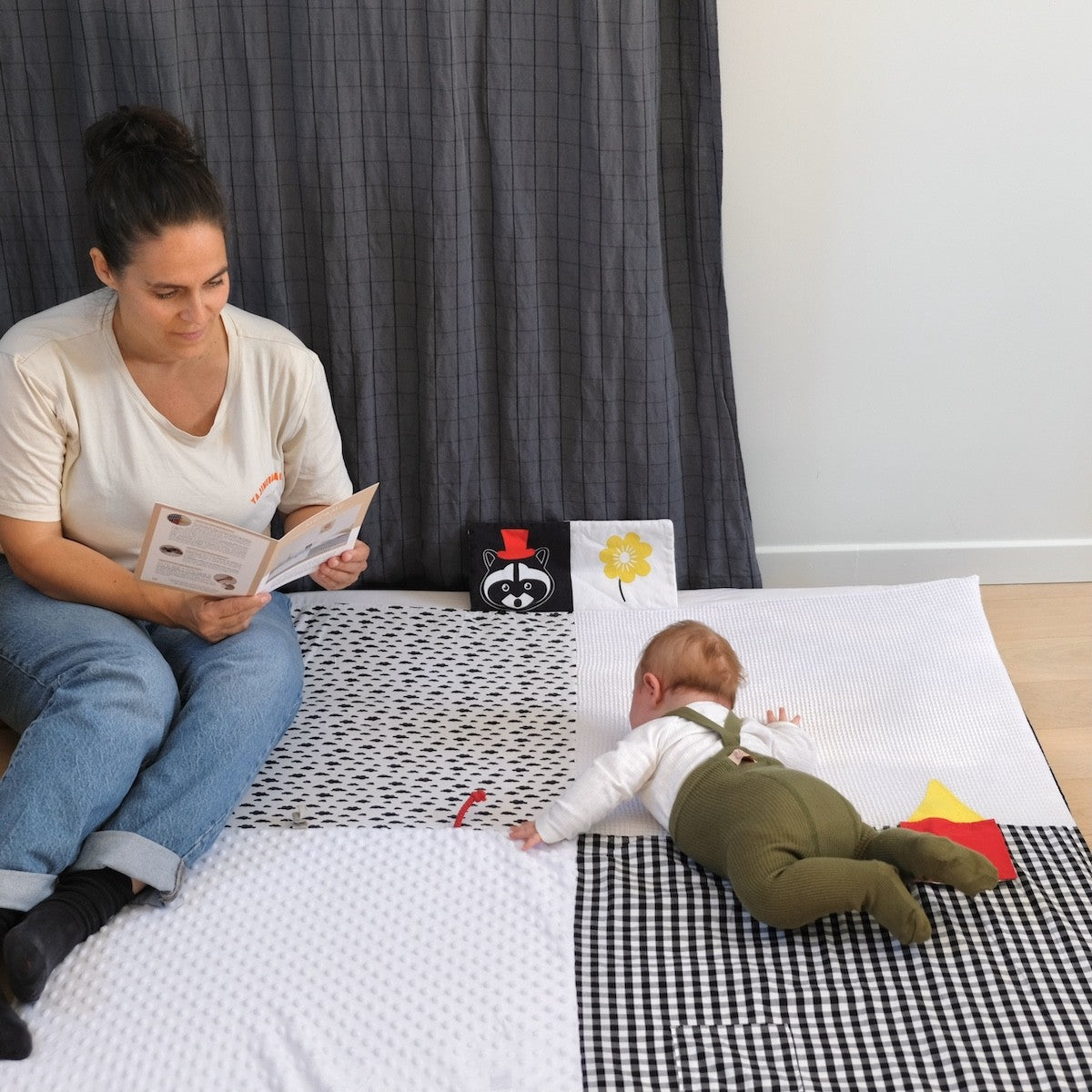 funda sensorial montessori para enfundar en alfombra de juego motricidad actividades bebé niño