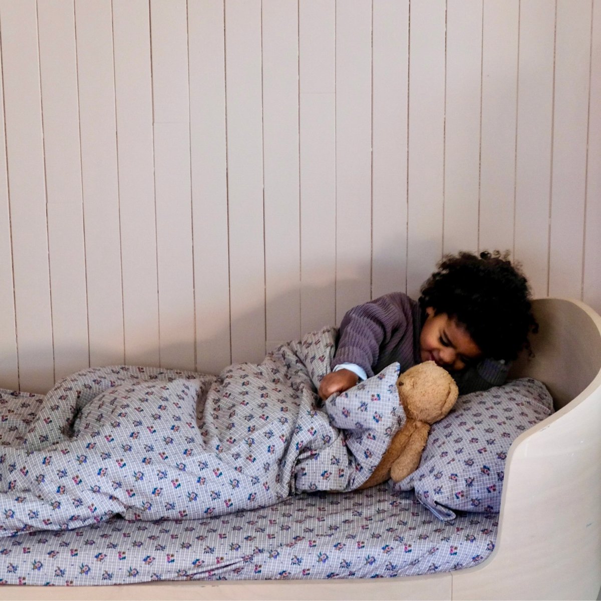 Kinder- und Baby-Bettwäsche aus superweichem Jersey mit Blumen- und Karomuster fürs Kinderzimmer