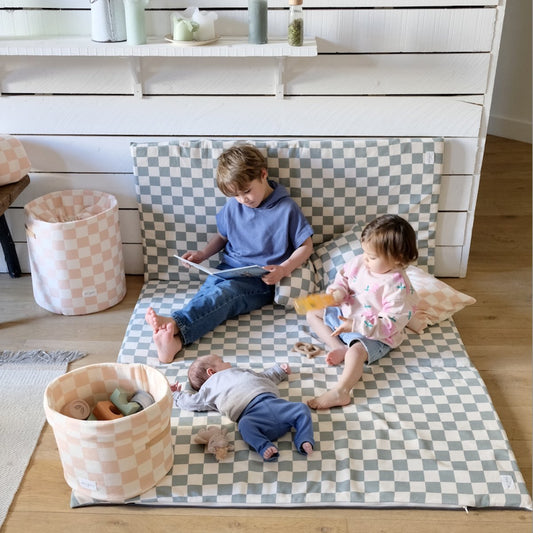 Große Verlängerung Spiel- und Krabbelmatte Motorik Baby Kind grünes Schachbrettmuster