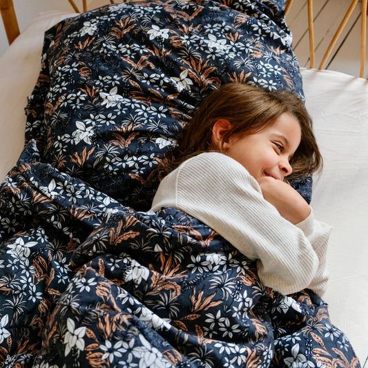 Kinderbettwäsche aus Bio-Baumwolle mit blauem Wald-Naturmotiv