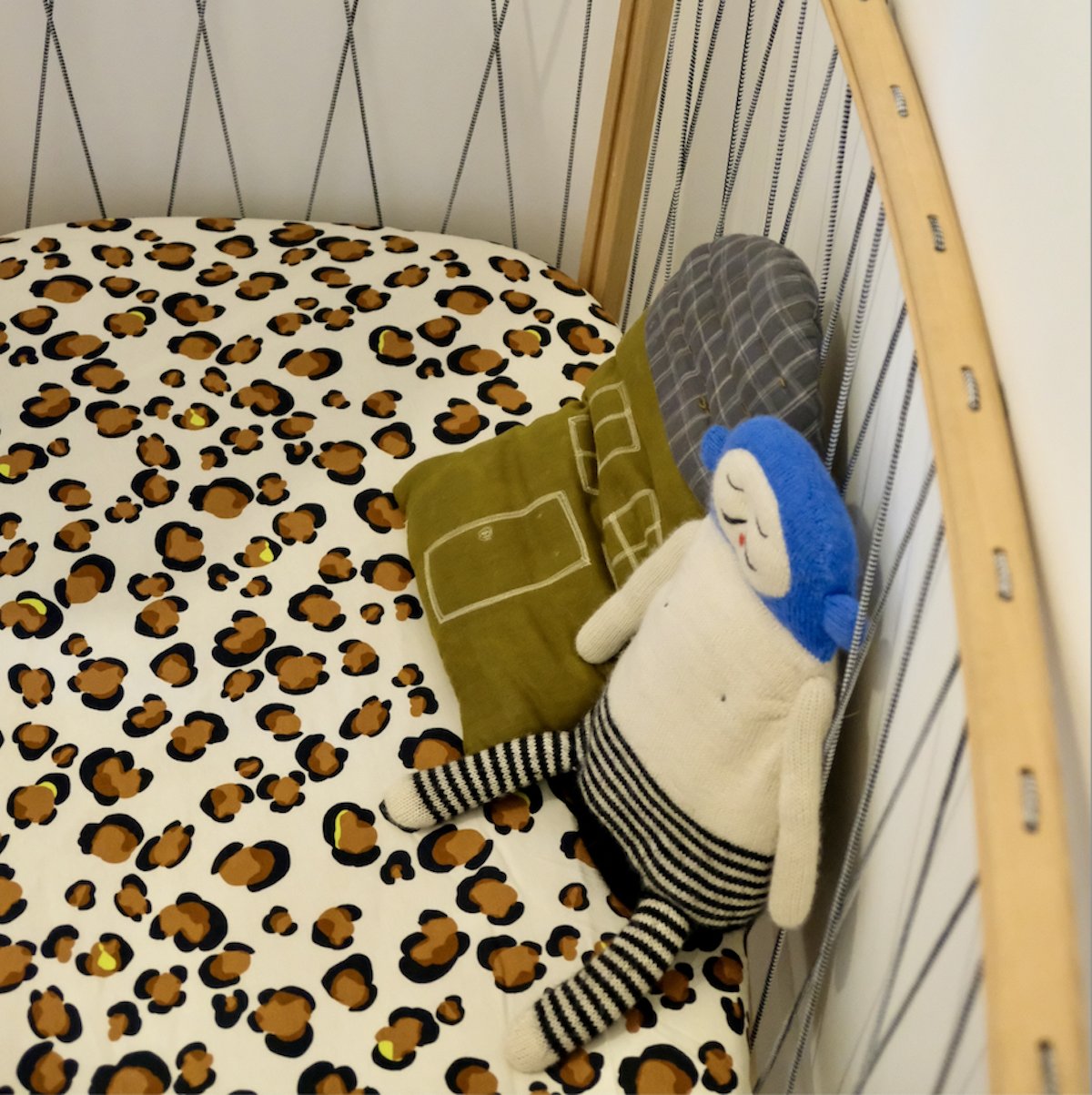 sábana bajera infantil bebé estampado leopardo