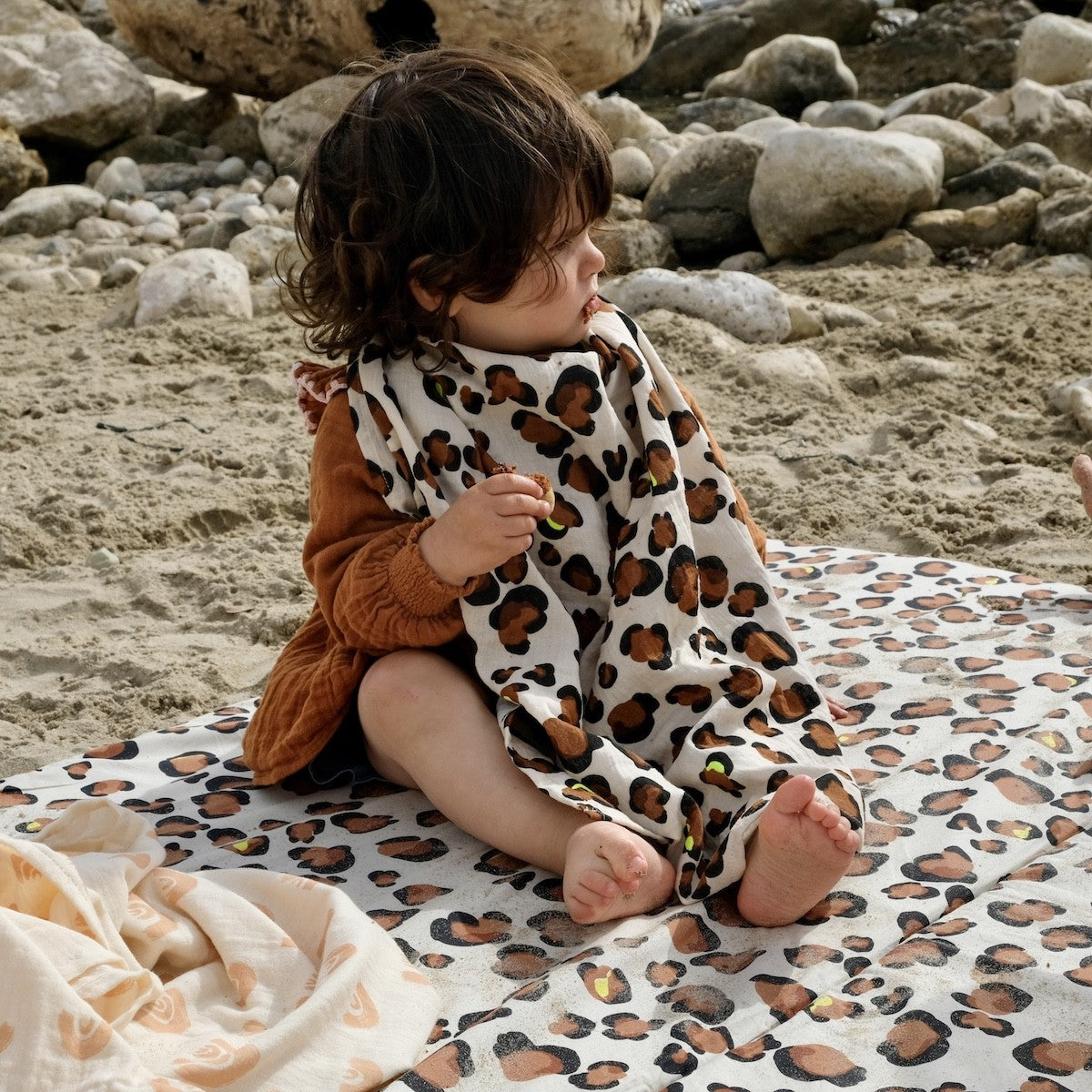 indispensable bébé lange leopard