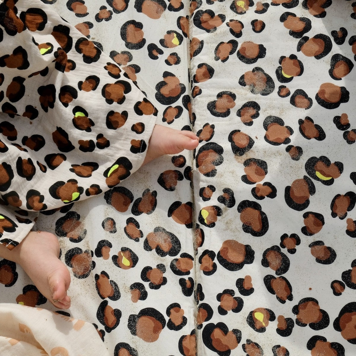 indispensable bébé lange gaze de coton leopard