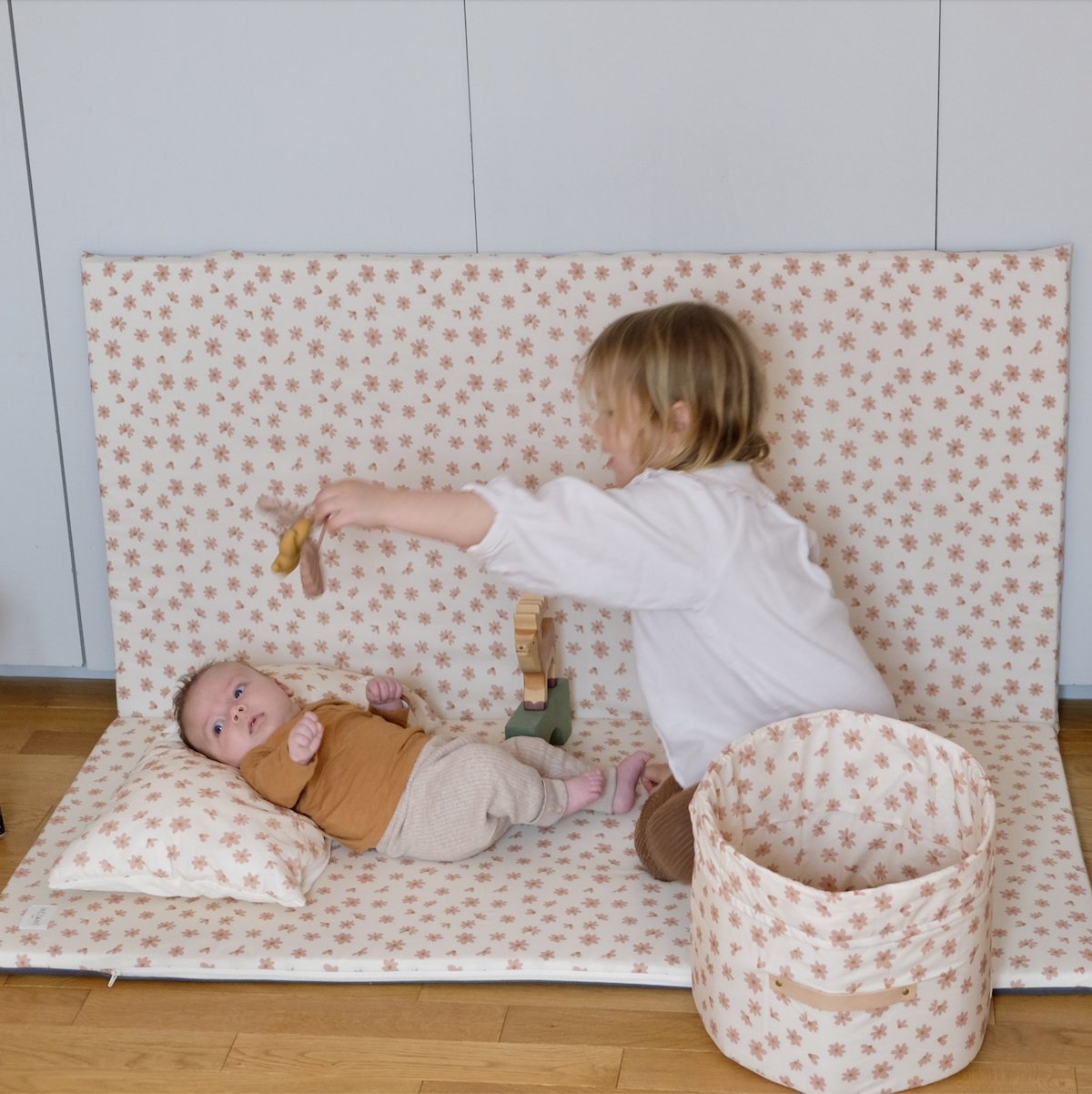 Kuschelkissen weich Kind Erwachsene geblümt 