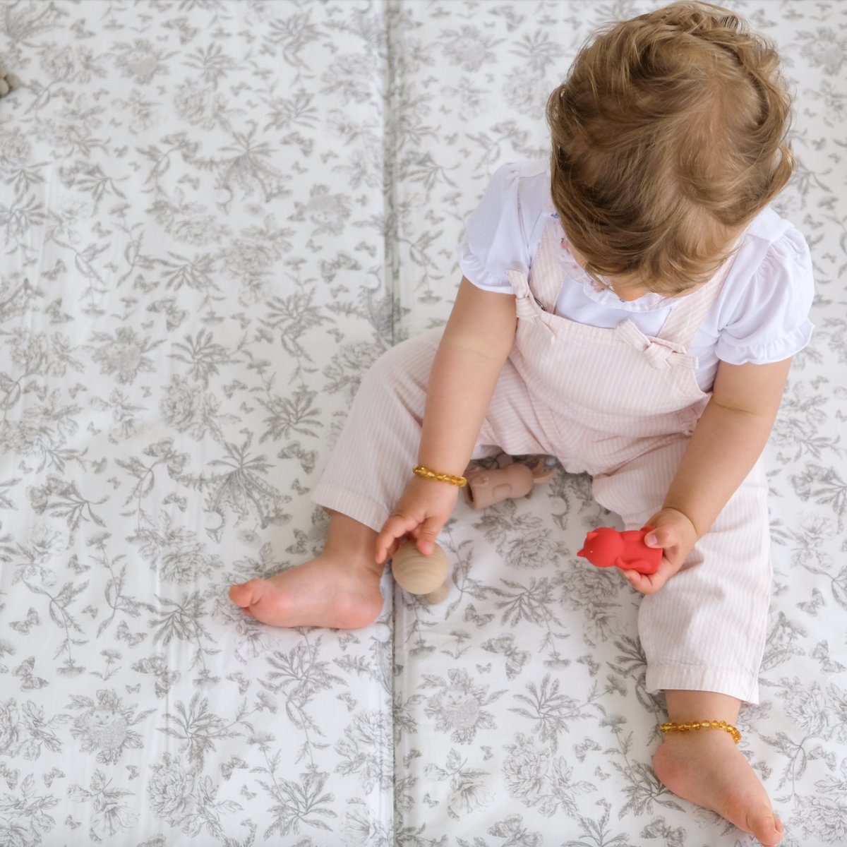 tapis d eveil motricite et jeux bebe enfant  collaboration tartine&chocolat coloris gris 