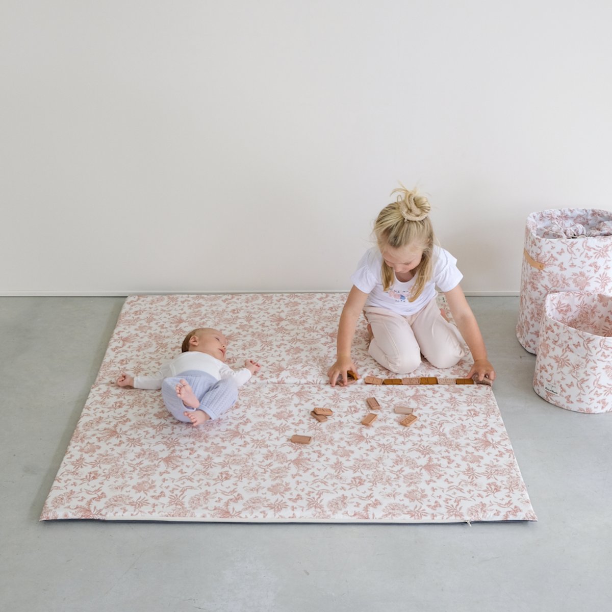 Spiel-, Motorik- und Spielmatte für Babys und Kinder, Zusammenarbeit mit Tartine&Chocolat, Farbe Rosa