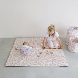 tapiz de estimulación motricidad y juegos bebé niño colaboración tartine&chocolat coloris rosa