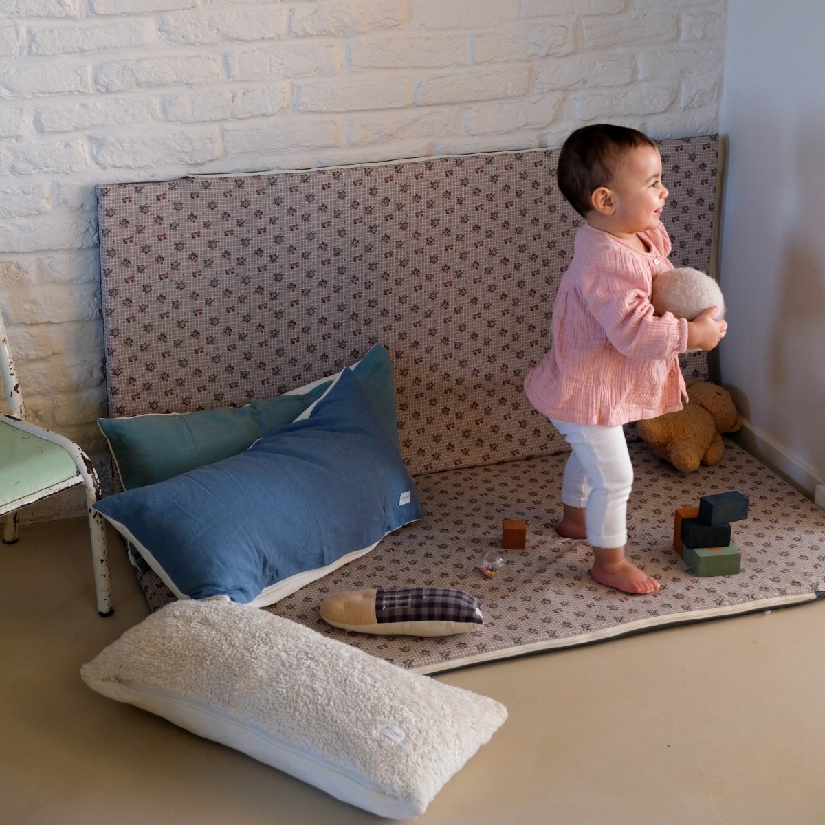 Spiel- und Krabbelmatte für Babys und Kinder, Blumen- und Karomuster