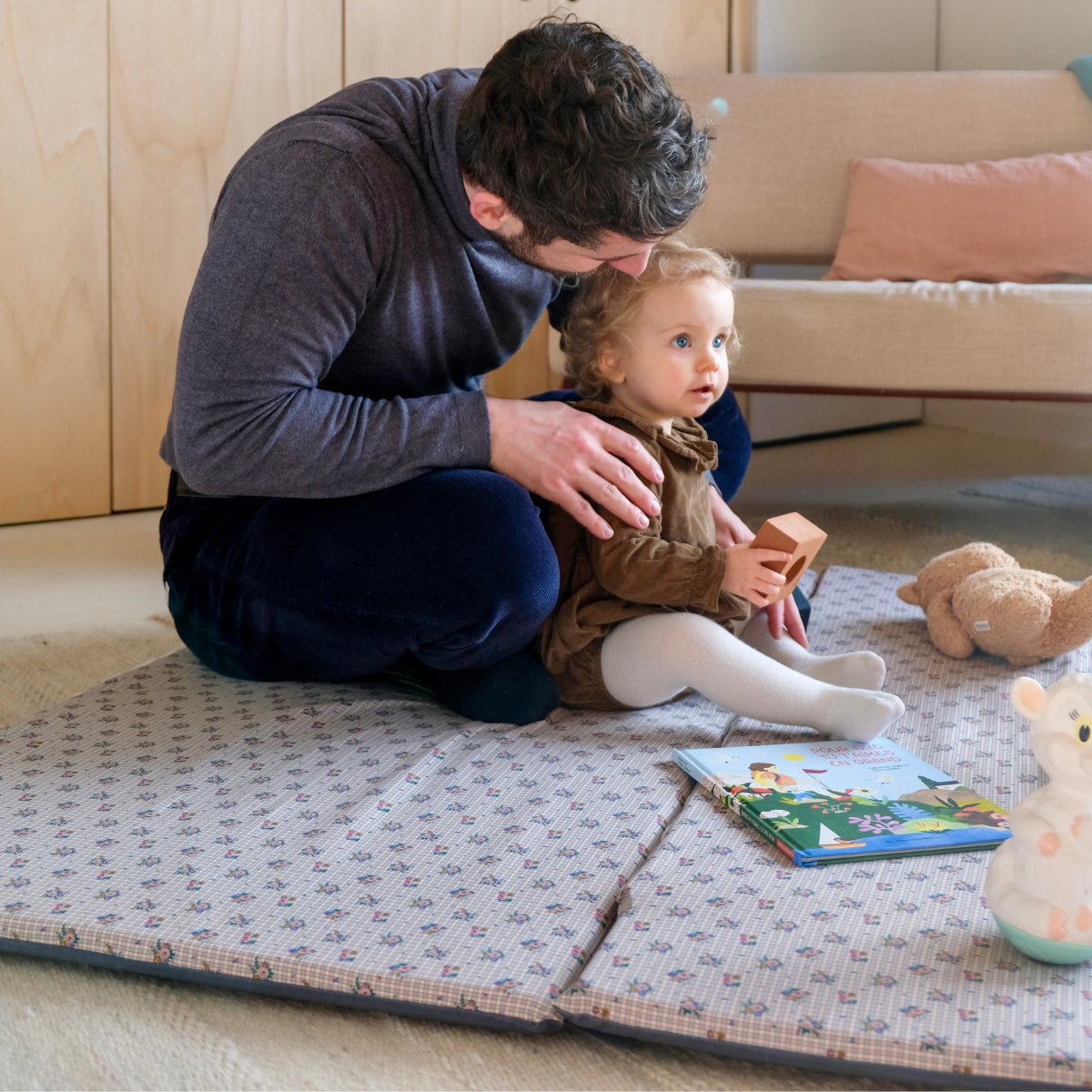 Baby- und Kinder-Spielmatte mit Blumen- und Karomuster im Cottage-Stil