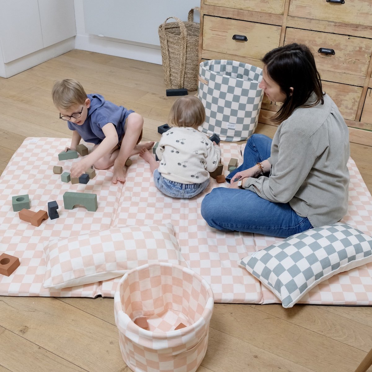 speelmat baby kind groot formaat XXL roze dambordpatroon