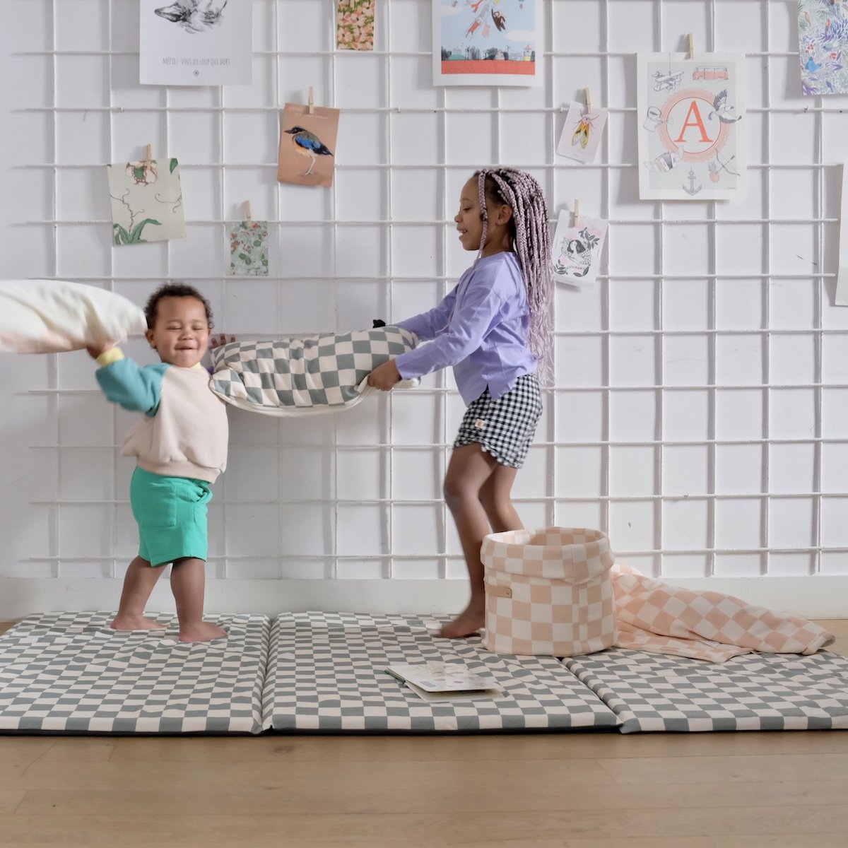 Baby und Kinder Krabbelmatte Spielmatte Großformat XXL grünes Schachbrettmuster