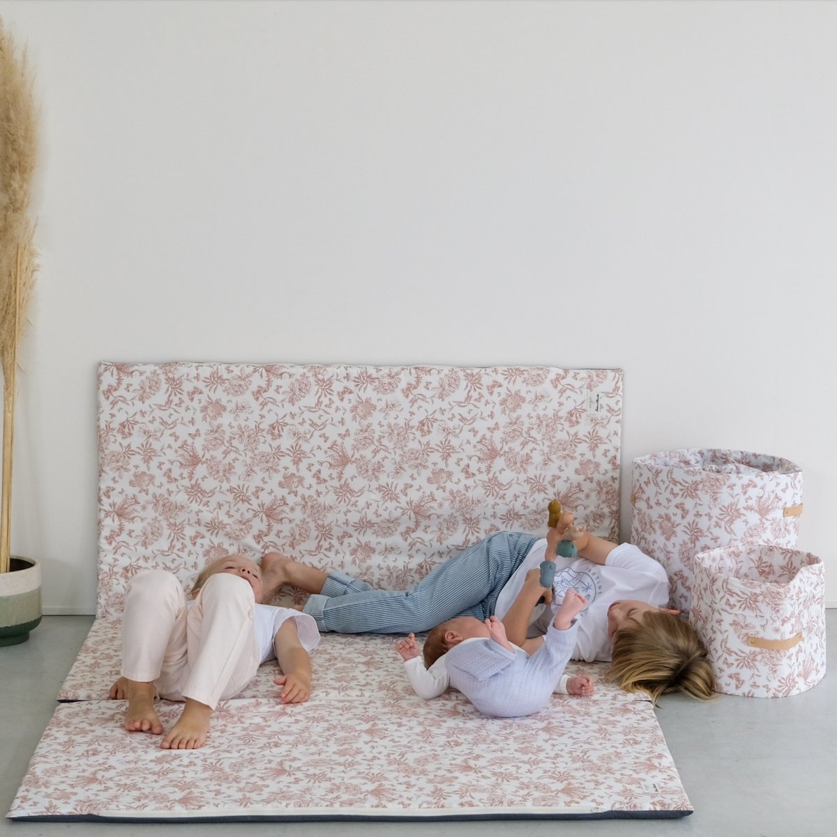 speelmat ontdekking motoriek en spelen baby kind groot formaat XXL samenwerking tartine&chocolat kleur roze