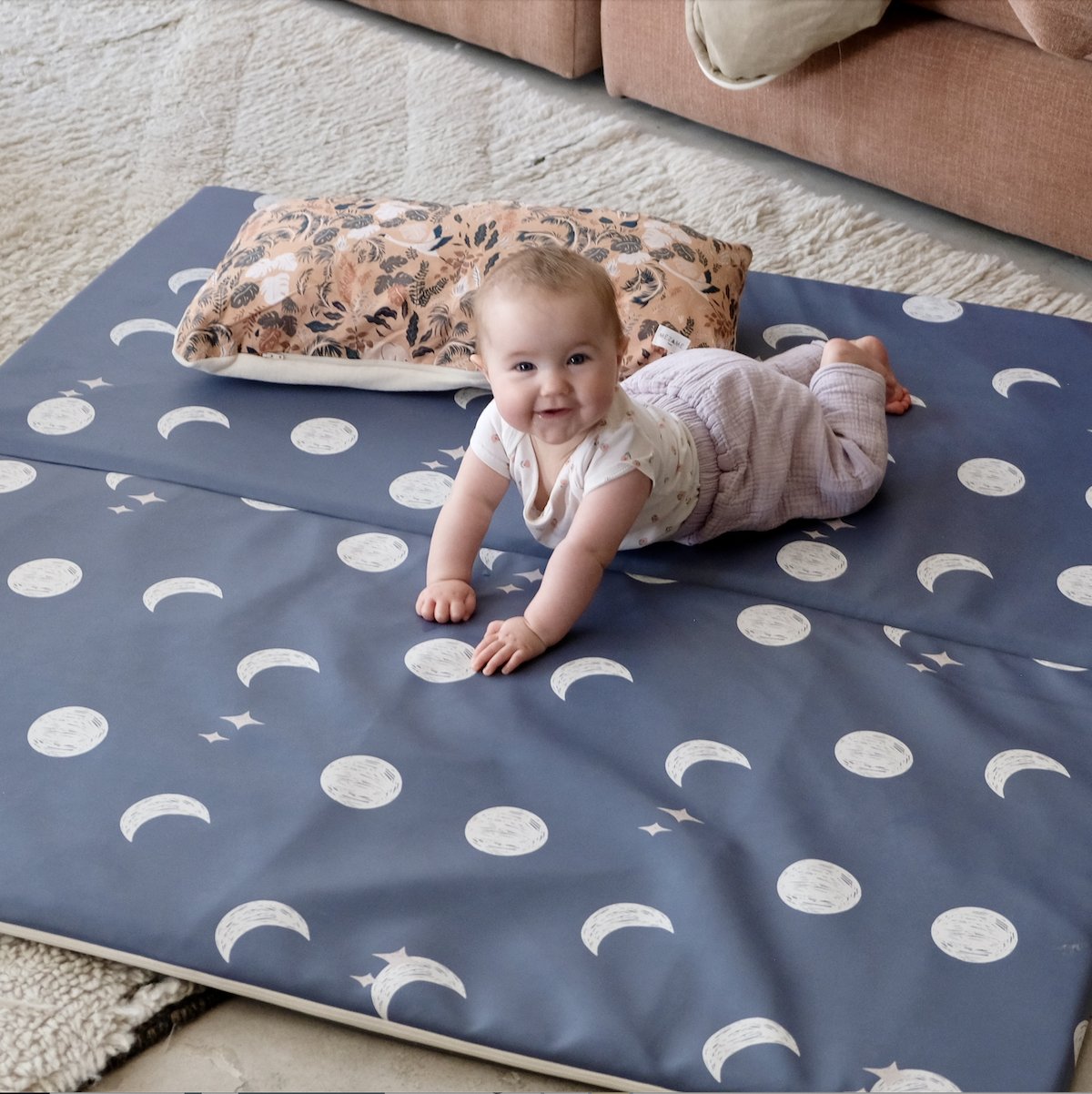 Krabbel- und Spielmatte DIY Motorik und Babyspiele wasserdicht Print Mond blau To the Moon