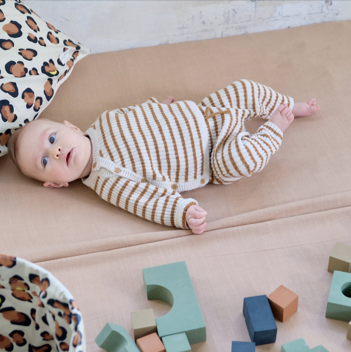 XXL large format baby and child play and motor skills mat Cassonade