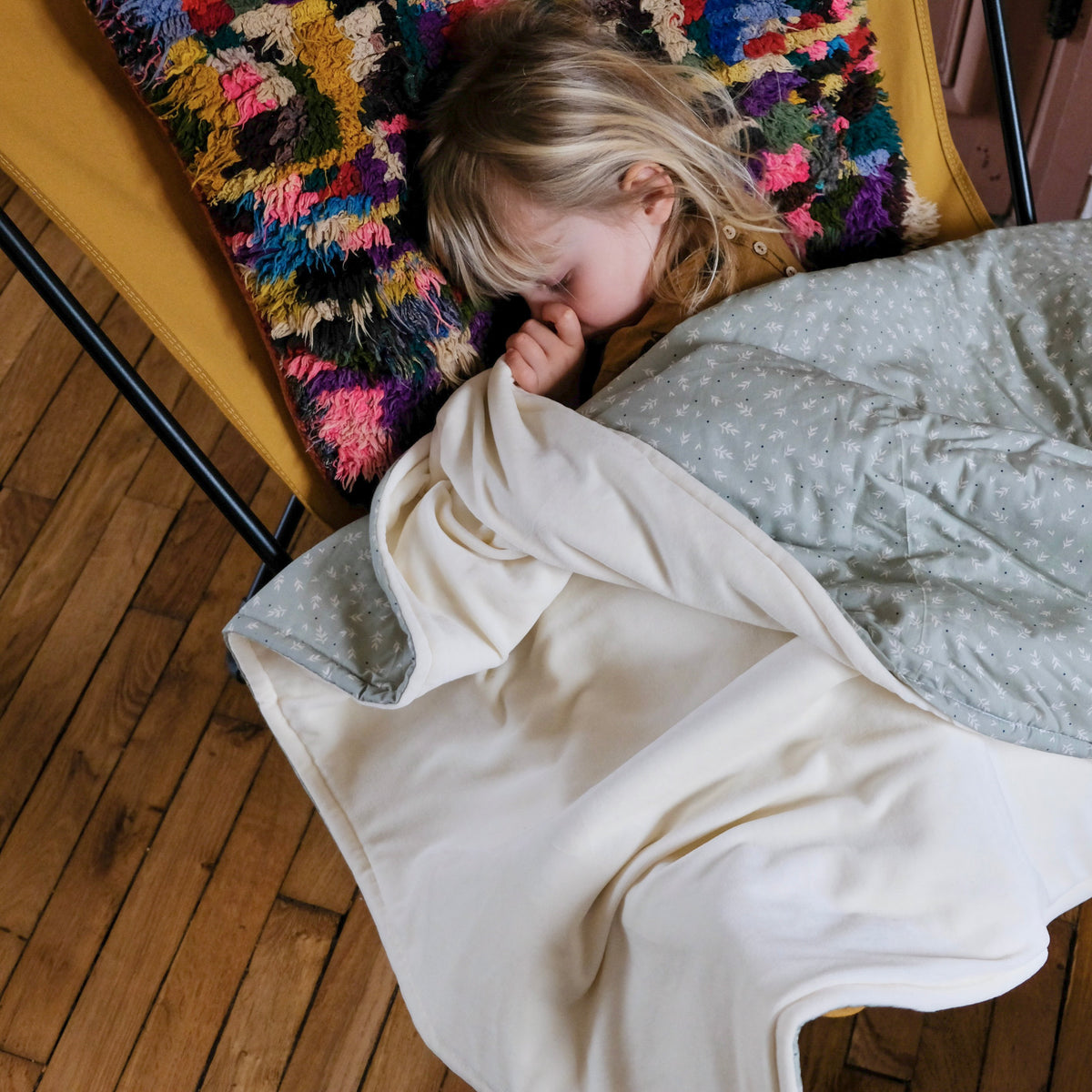 maxi zachte en warme deken kinderen ouders pastelkleur salie