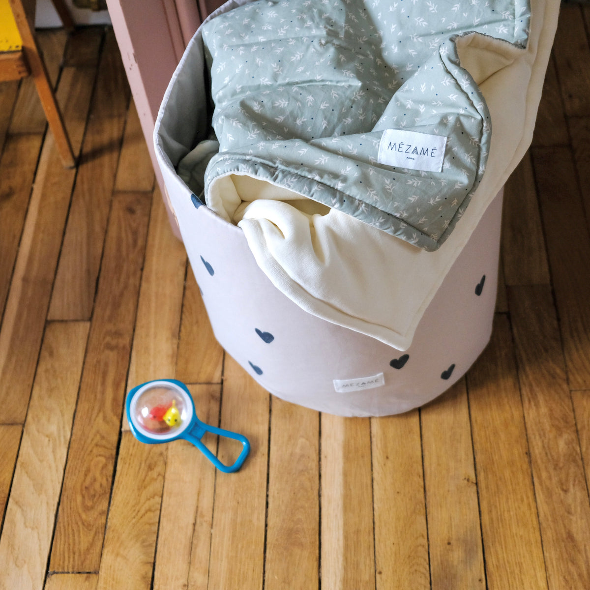 maxi knusse deken, zacht en warm voor kinderen en ouders, pastelkleur salie